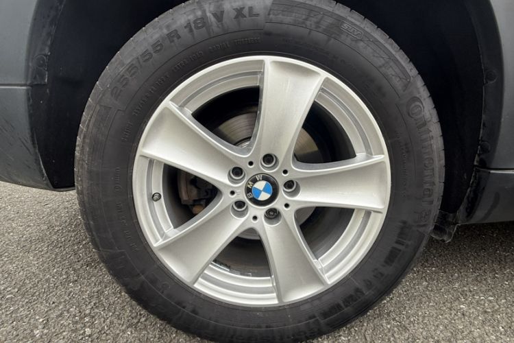Used BMW X5 2011 xDrive35i Leading Model Exterior 2