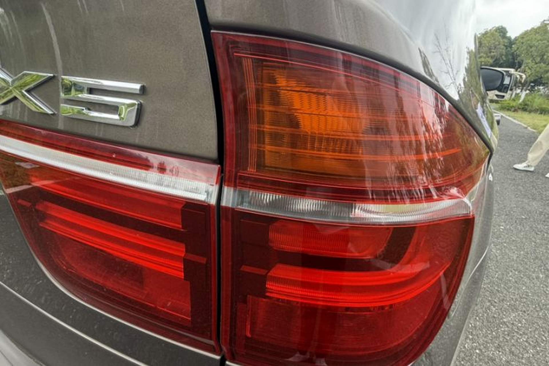 Used BMW X5 2011 xDrive35i Leading Model Exterior 3