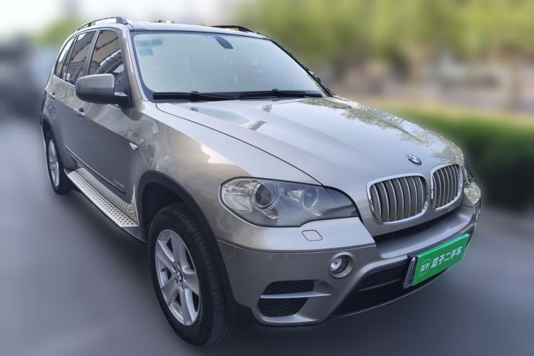 Used BMW X5 2011 xDrive35i Leading Model Front Right 45 Deg