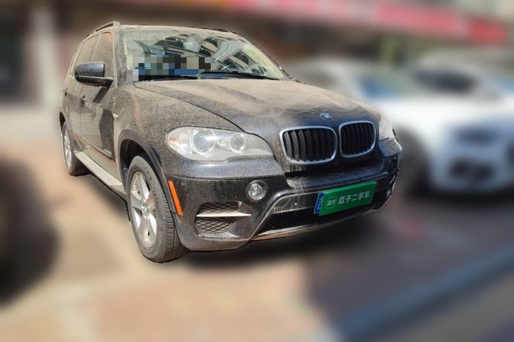 Used BMW X5 2011 xDrive35i Leading Model Front Right 45 Deg