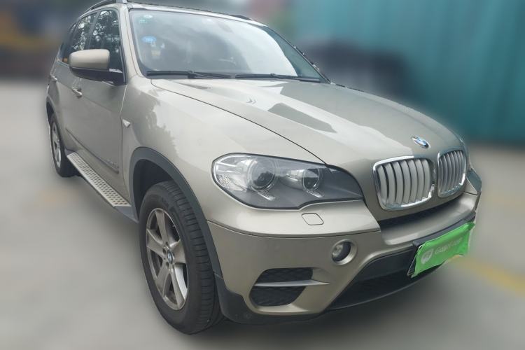 Used BMW X5 2011 xDrive35i Leading Model Front Right 45 Deg