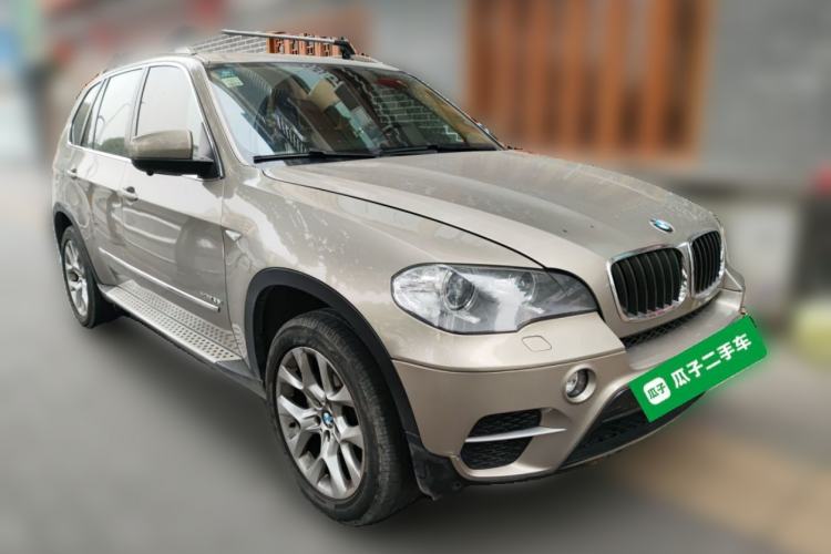 Used BMW X5 2011 xDrive35i Luxury Model Front Right 45 Deg
