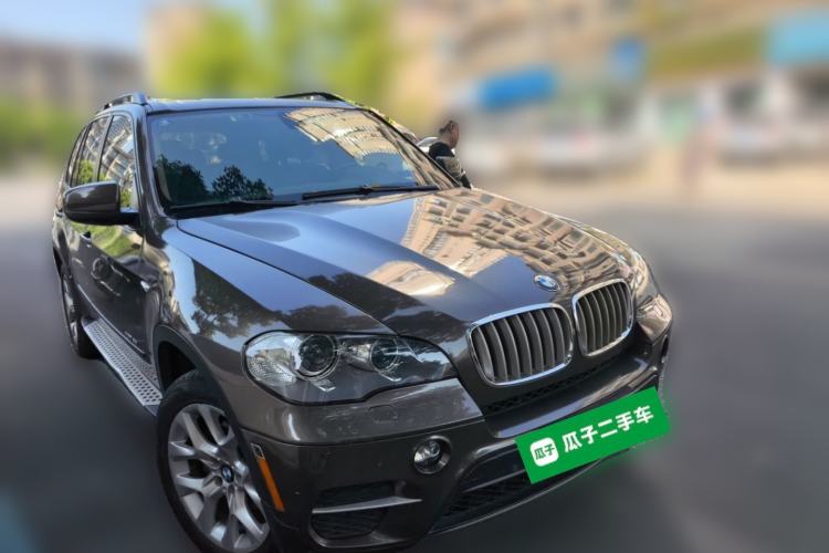 Used BMW X5 2011 xDrive35i U.S. specification Front Right 45 Deg