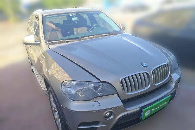 Used BMW X5 2011 xDrive35i Luxury Model Front Right 45 Deg
