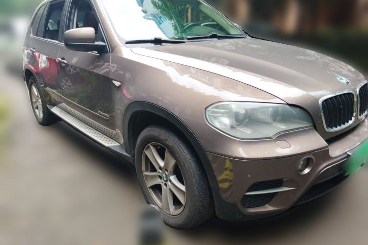 Used BMW X5 2011 xDrive35i Leading Model Front Right 45 Deg