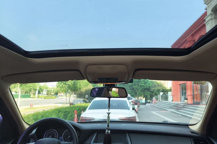 Used BMW X5 2011 xDrive35i Leading Model Headliner