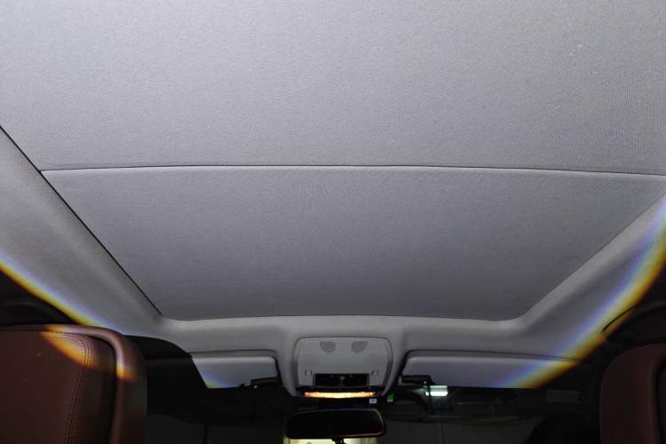 Used BMW X5 2011 xDrive35i Leading Model Headliner