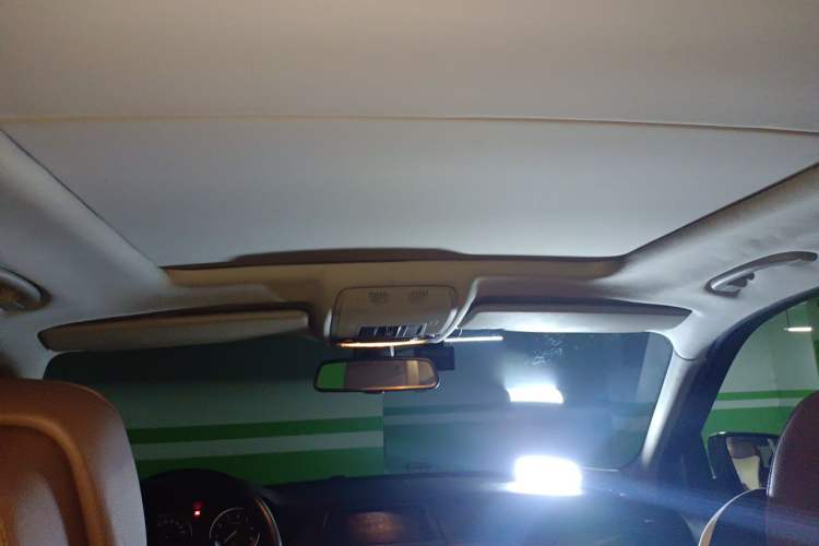 Used BMW X5 2011 xDrive35i Leading Model Headliner