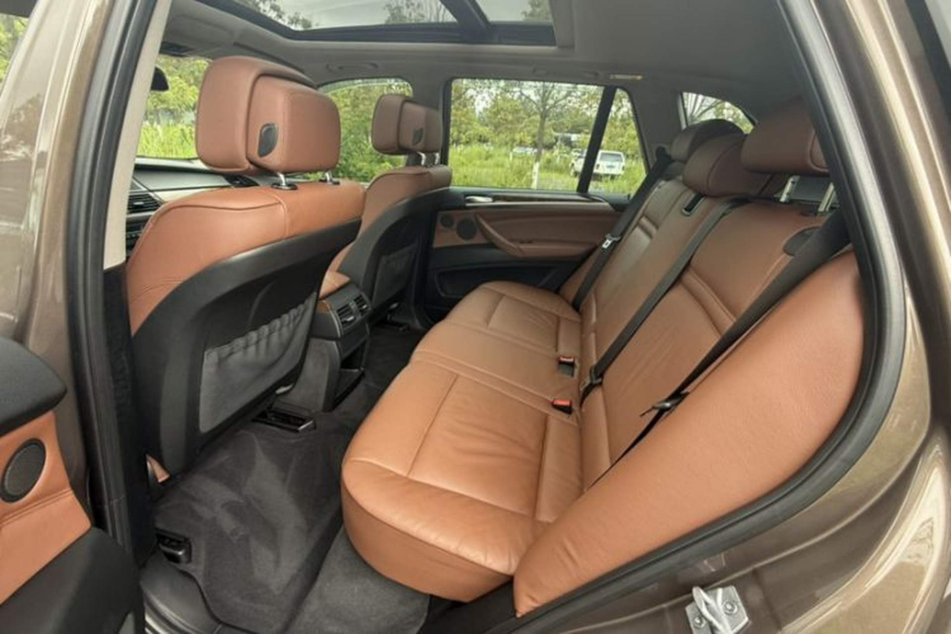 Used BMW X5 2011 xDrive35i Leading Model Interior 3
