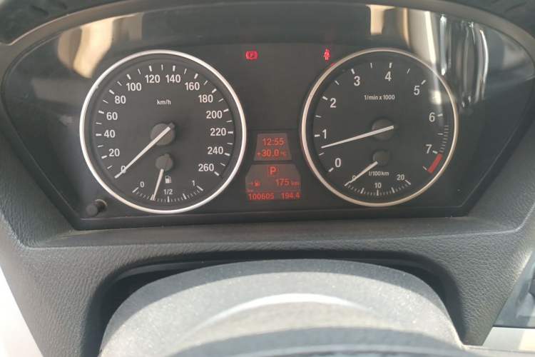 Used BMW X5 2011 xDrive35i Leading Model Odometer Close Up