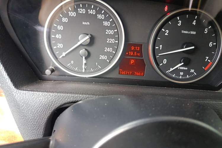 Used BMW X5 2011 xDrive35i Luxury Model Odometer Close Up