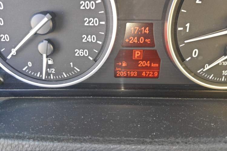 Used BMW X5 2011 xDrive35i Luxury Model Odometer Close Up