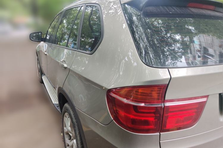 Used BMW X5 2011 xDrive35i Luxury Model Rear Left 45 Deg