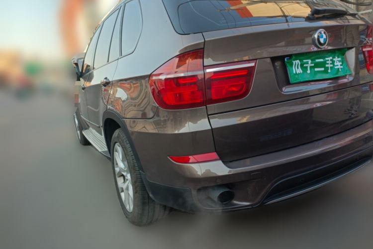 Used BMW X5 2011 xDrive35i Luxury Model Rear Left 45 Deg