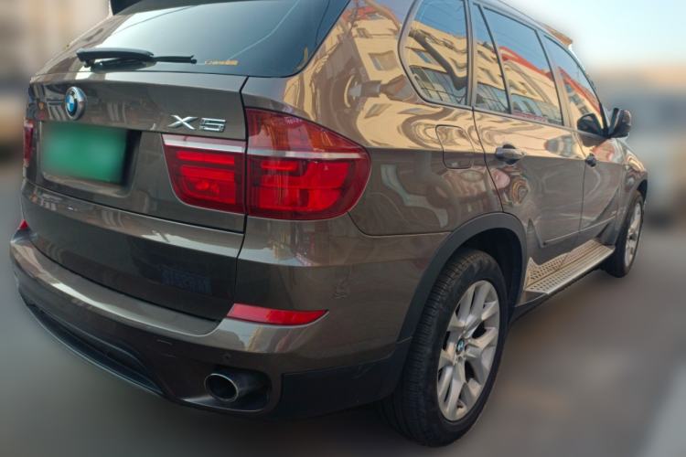Used BMW X5 2011 xDrive35i Luxury Model Rear Right 45 Deg