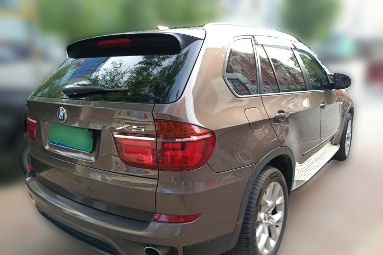 Used BMW X5 2011 xDrive35i Luxury Model Rear Right 45 Deg