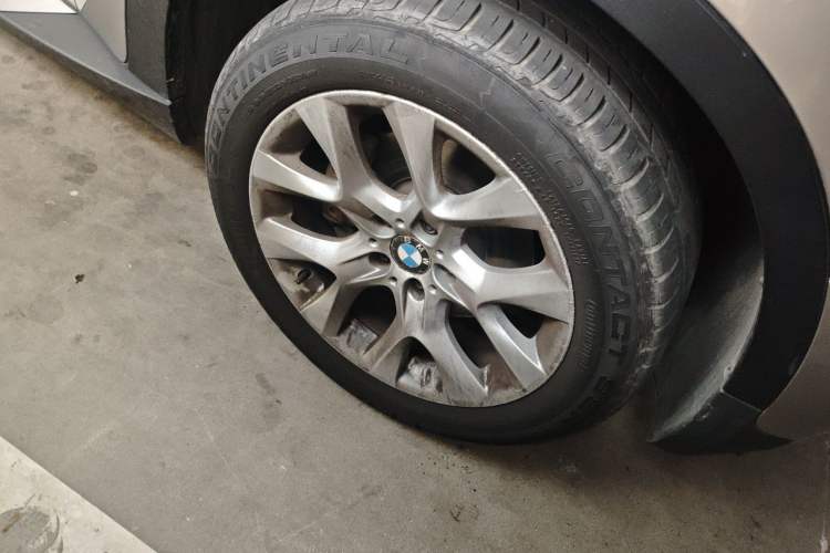 Used BMW X5 2011 xDrive35i Luxury Edition Right Front Wheel Hub