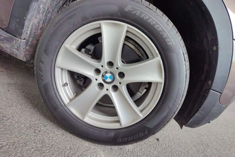 Used BMW X5 2011 xDrive35i Leading Model Right Front Wheel Hub