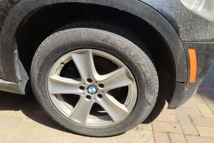 Used BMW X5 2011 xDrive35i Leading Model Right Front Wheel Hub