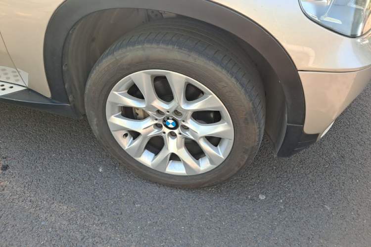 Used BMW X5 2011 xDrive35i Leading Model Right Front Wheel Hub