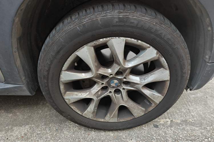 Used BMW X5 2011 xDrive35i U.S. specification Right Front Wheel Hub