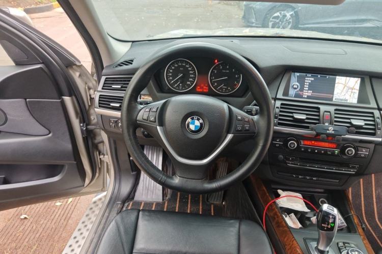 Used BMW X5 2011 xDrive35i Luxury Model Steering Wheel