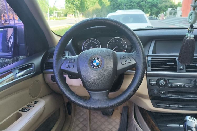Used BMW X5 2011 xDrive35i Leading Model Steering Wheel