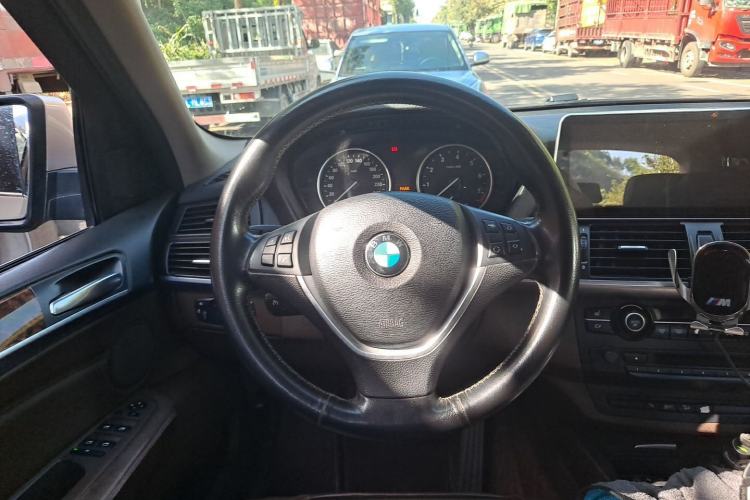 Used BMW X5 2011 xDrive35i Leading Model Steering Wheel
