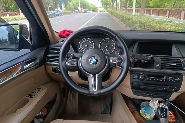Used BMW X5 2011 xDrive35i Luxury Model Steering Wheel