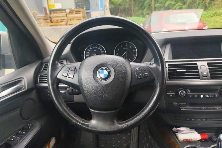 Used BMW X5 2011 xDrive35i Leading Model Steering Wheel