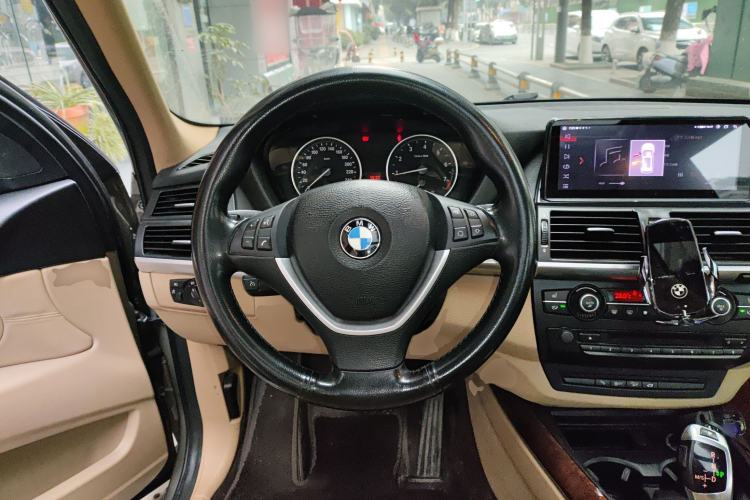 Used BMW X5 2011 xDrive35i Luxury Model Steering Wheel