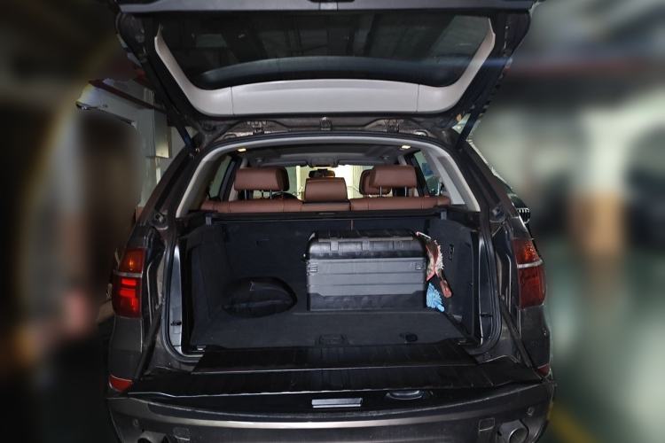 Used BMW X5 2011 xDrive35i Leading Model Trunk