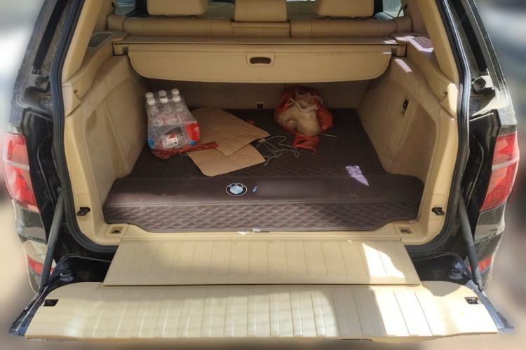 Used BMW X5 2011 xDrive35i Leading Model Trunk