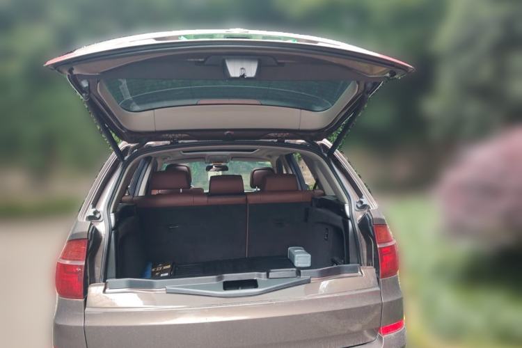 Used BMW X5 2011 xDrive35i Leading Model Trunk