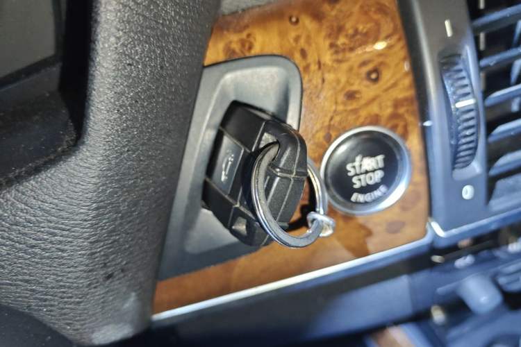 Used BMW X5 2011 xDrive35i Leading Model Vehicle Key