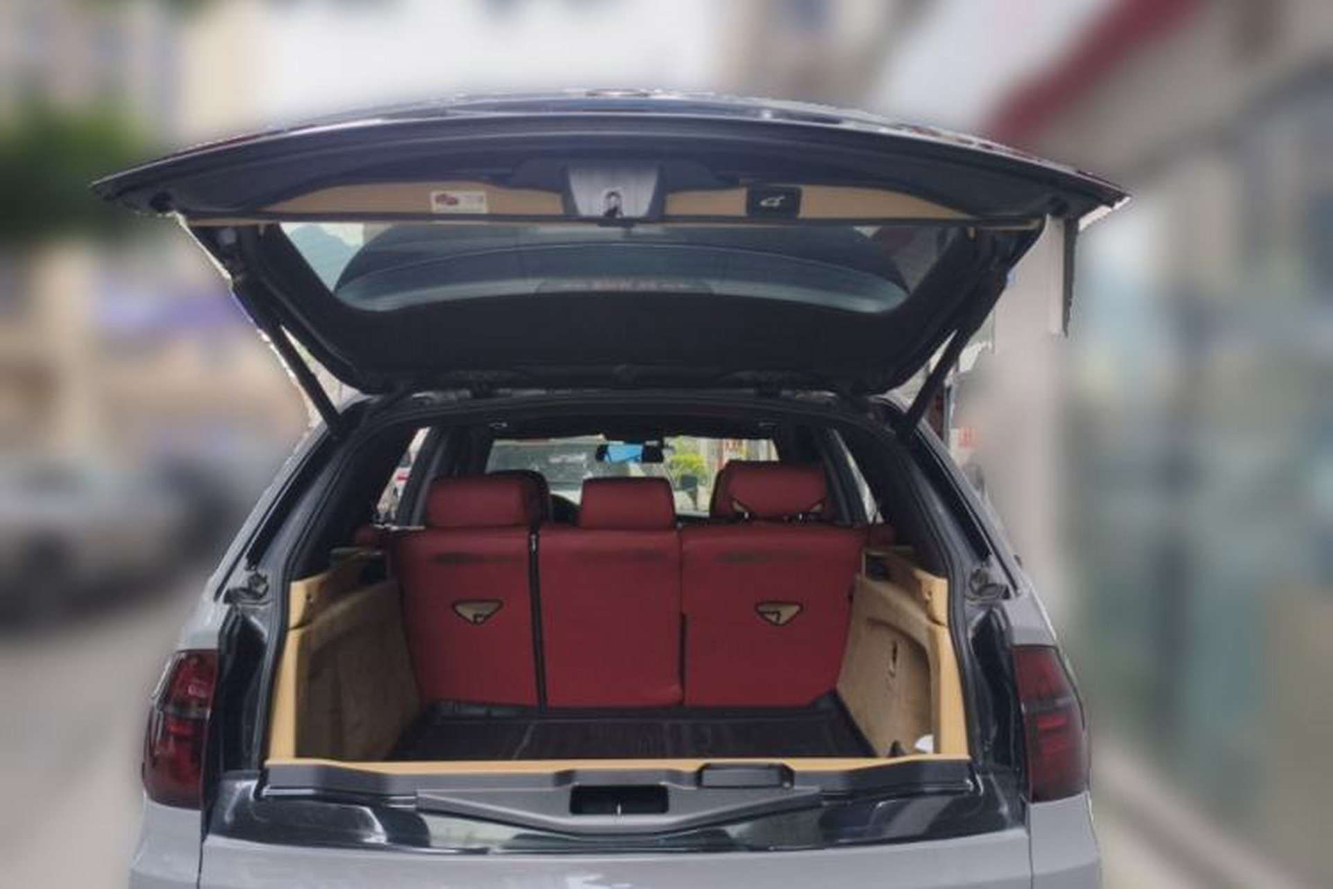 Used BMW X5 2011 xDrive35i U.S. specification Trunk