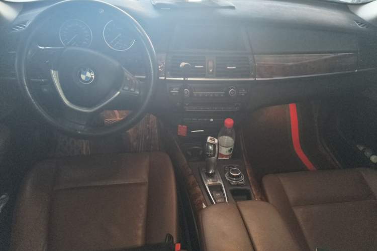 Used BMW X5 2011 xDrive35i Luxury Model Center Console