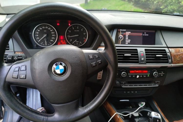 Used BMW X5 2011 xDrive35i Leading Model Center Console