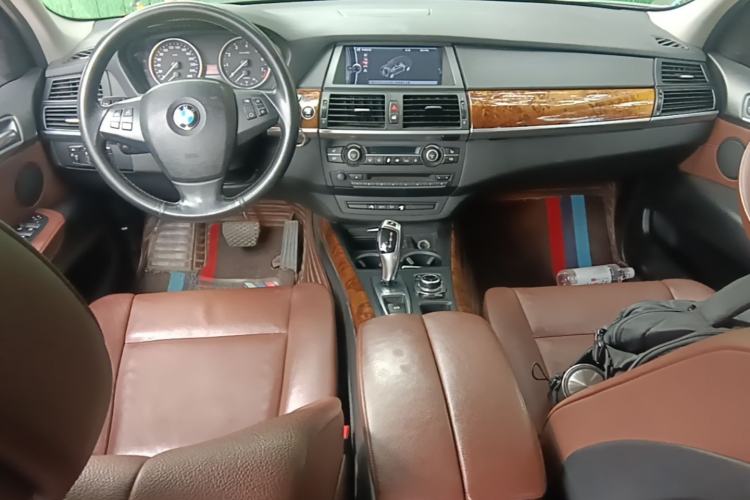Used BMW X5 2011 xDrive35i Leading Model Center Console