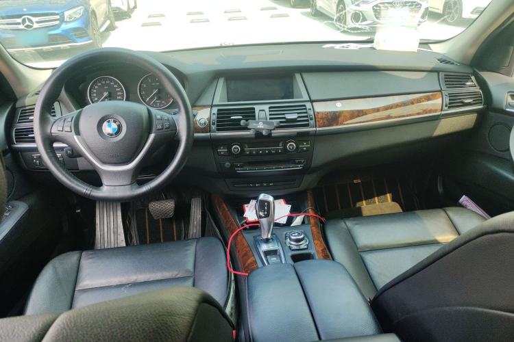 Used BMW X5 2011 xDrive35i Luxury Model Center Console