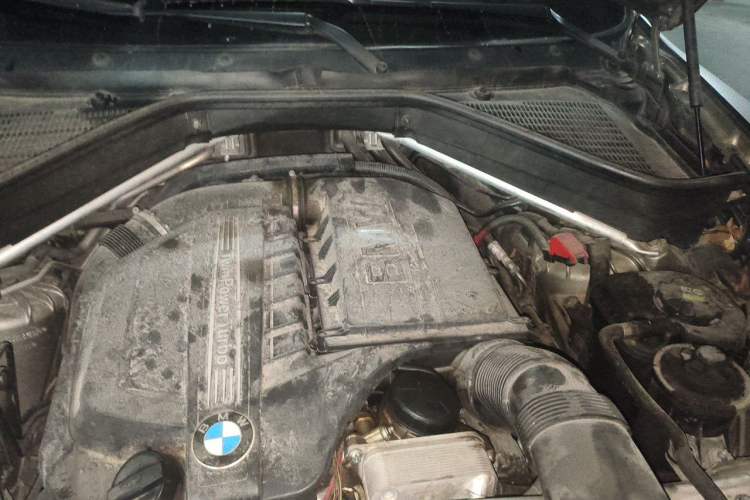 Used BMW X5 2011 xDrive35i Leading Model Engine Bay