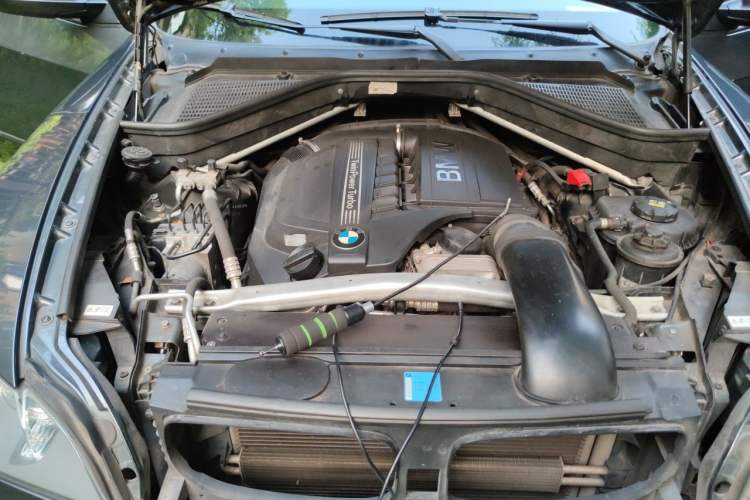 Used BMW X5 2011 xDrive35i Leading Model Engine Bay
