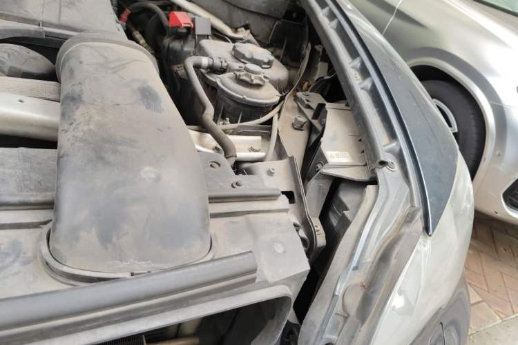 Used BMW X5 2011 xDrive35i Luxury Edition Engine Bay Left