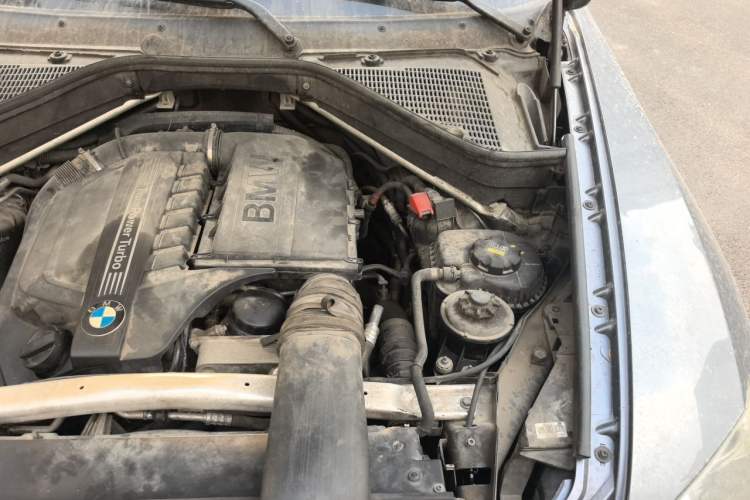 Used BMW X5 2011 xDrive35i Luxury Model Engine Bay Left