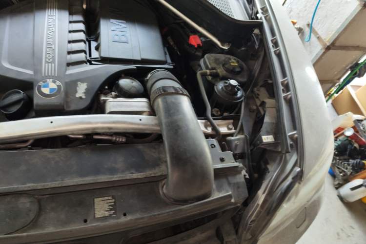Used BMW X5 2011 xDrive35i Leading Model Engine Bay Left