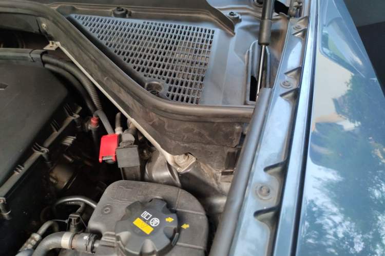 Used BMW X5 2011 xDrive35i Leading Model Engine Bay Left