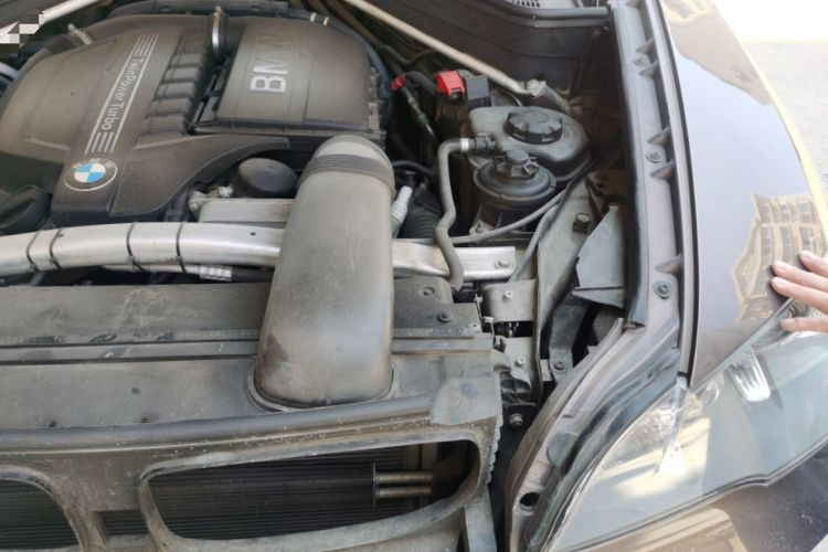 Used BMW X5 2011 xDrive35i Leading Model Engine Bay Left