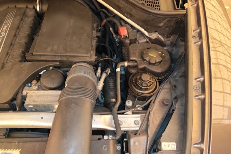 Used BMW X5 2011 xDrive35i Leading Model Engine Bay Left