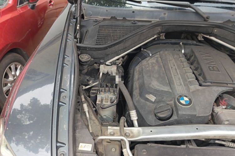 Used BMW X5 2011 xDrive35i Luxury Edition Engine Bay Right