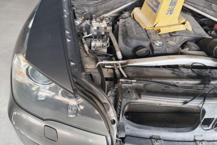 Used BMW X5 2011 xDrive35i Luxury Model Engine Bay Right